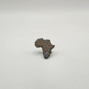 Patterned Africa Pin